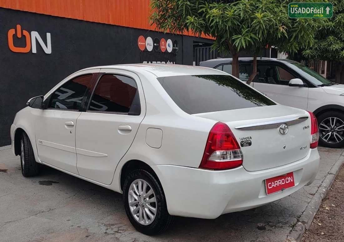 Toyota Etios Sedan XLS 1.5 Mecânico Flex 2015/2016 — foto 6 de 13