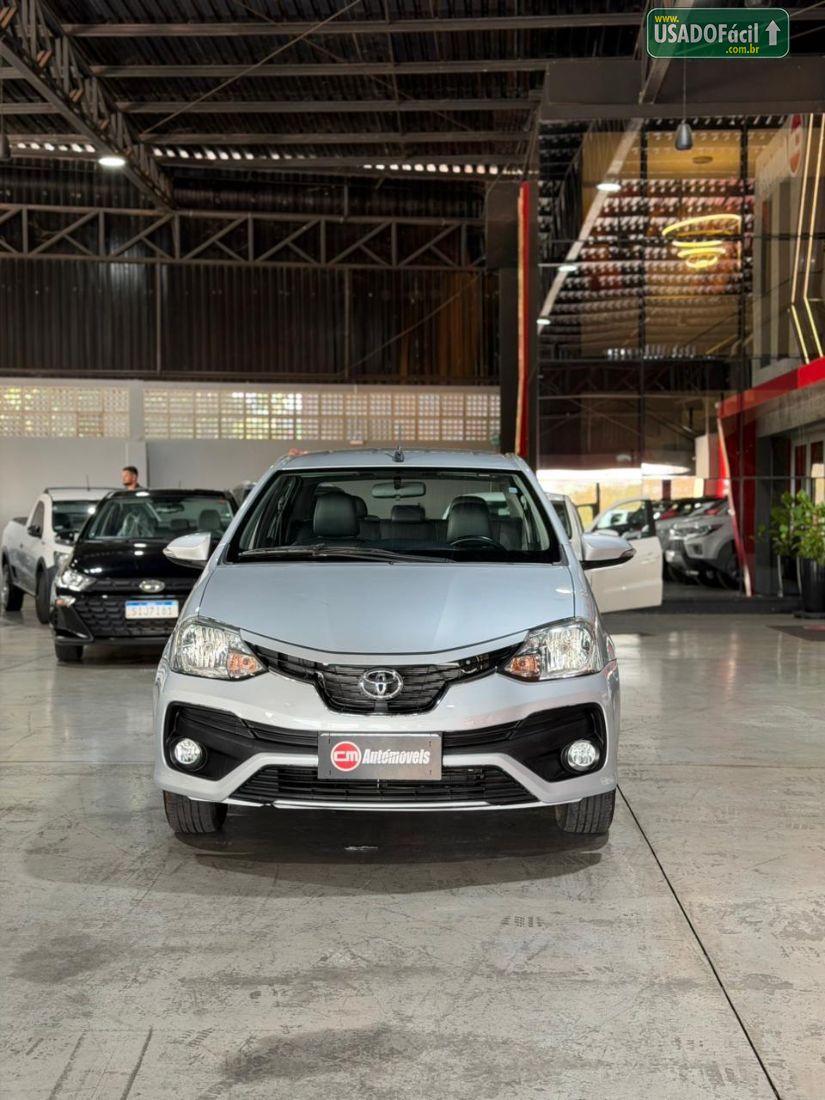 Toyota Etios Sedan Platinum 1.5 Automático Flex 2017/2018 — foto 2 de 14