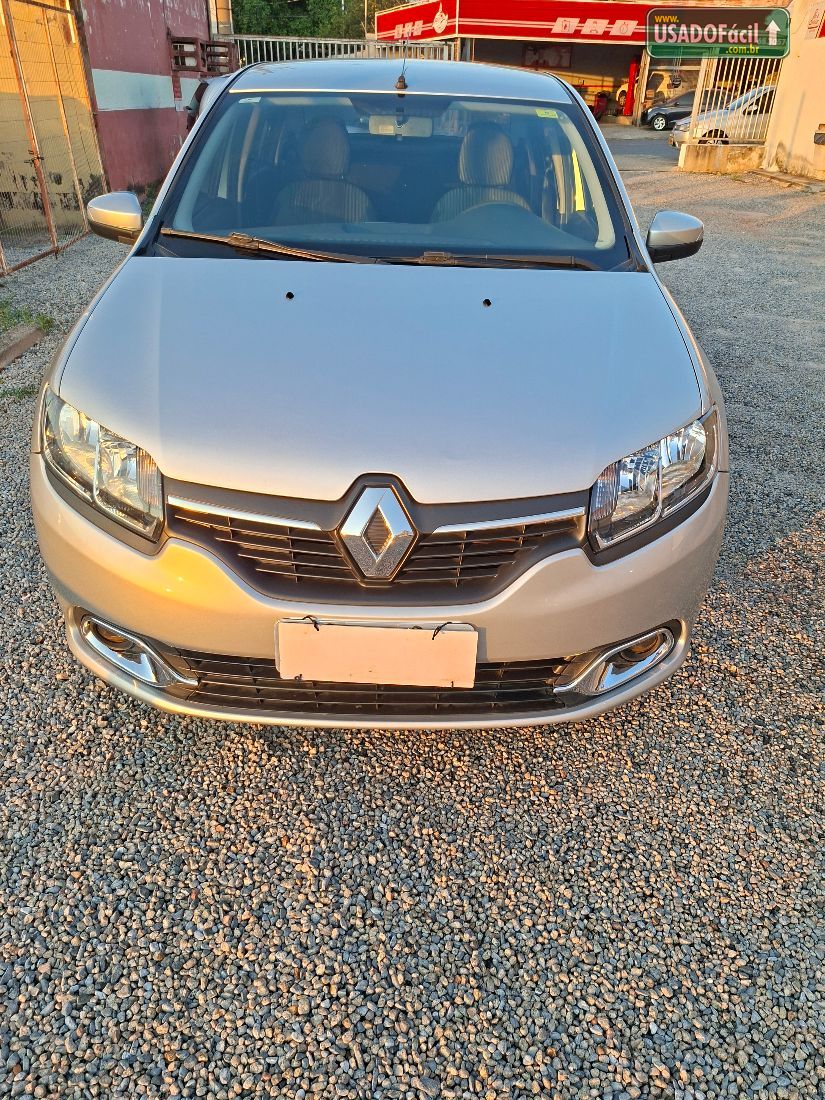 Renault Logan Expression 1.6 Hi-Flex 2016/2017 — foto 10 de 11