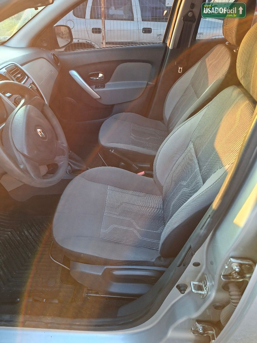 Renault Logan Expression 1.6 Hi-Flex 2016/2017 — foto 4 de 11