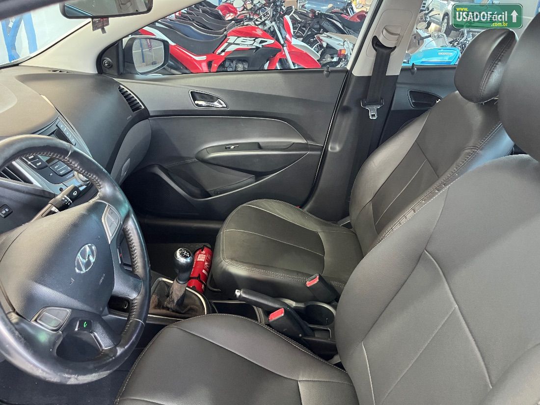 Hyundai HB20S Sedan Comfort Plus 1.6 Mecânico Flex 2013/2014 — foto 12 de 12