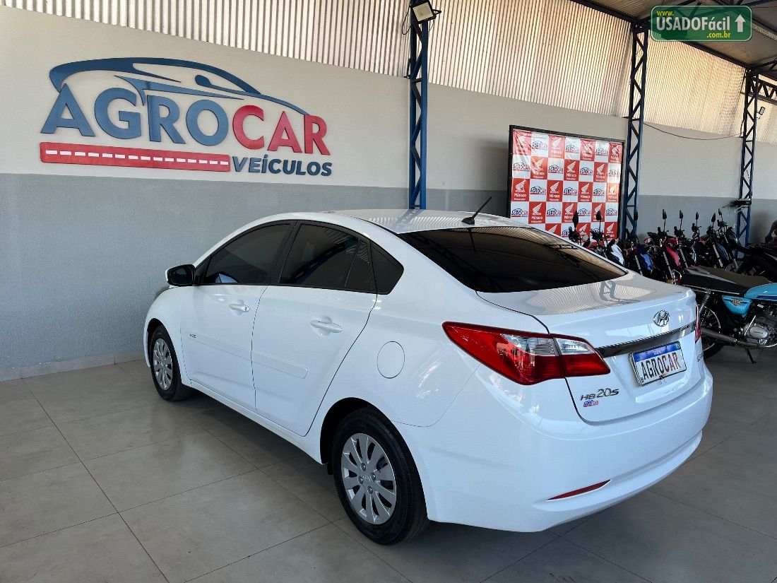 Hyundai HB20S Sedan Comfort Plus 1.6 Mecânico Flex 2013/2014 — foto 9 de 12