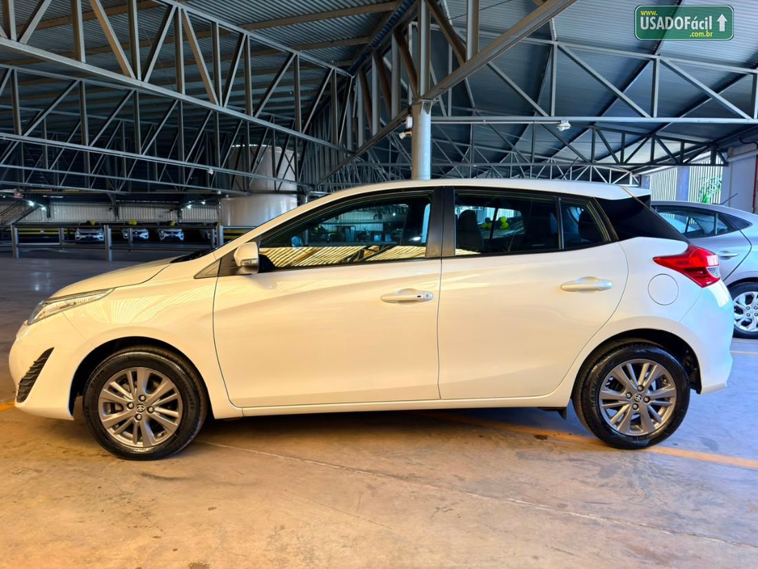 Toyota Yaris Hatch XL Plus Connect 1.5 Automático Flex 2021/2022 — foto 6 de 17