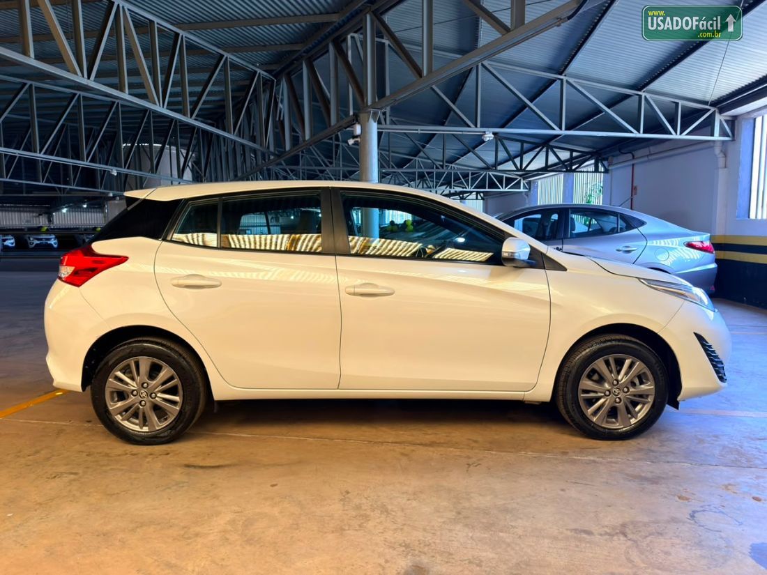 Toyota Yaris Hatch XL Plus Connect 1.5 Automático Flex 2021/2022 — foto 8 de 17