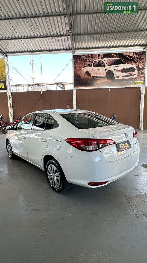 Toyota Yaris Sedan XL 1.5 Automático Flex 2022/2023 — foto 14 de 16