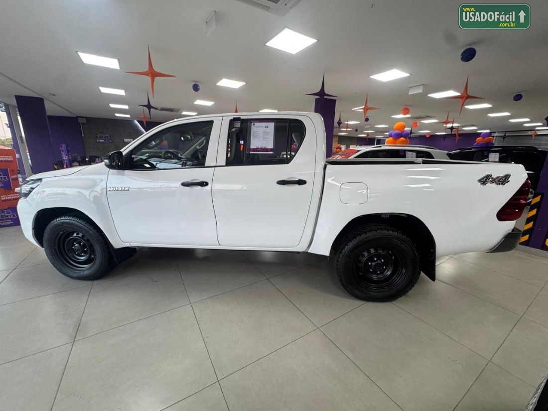 Toyota Hilux CD 2.8 4x4 Mecânico Diesel 2024/2024 — foto 12 de 14