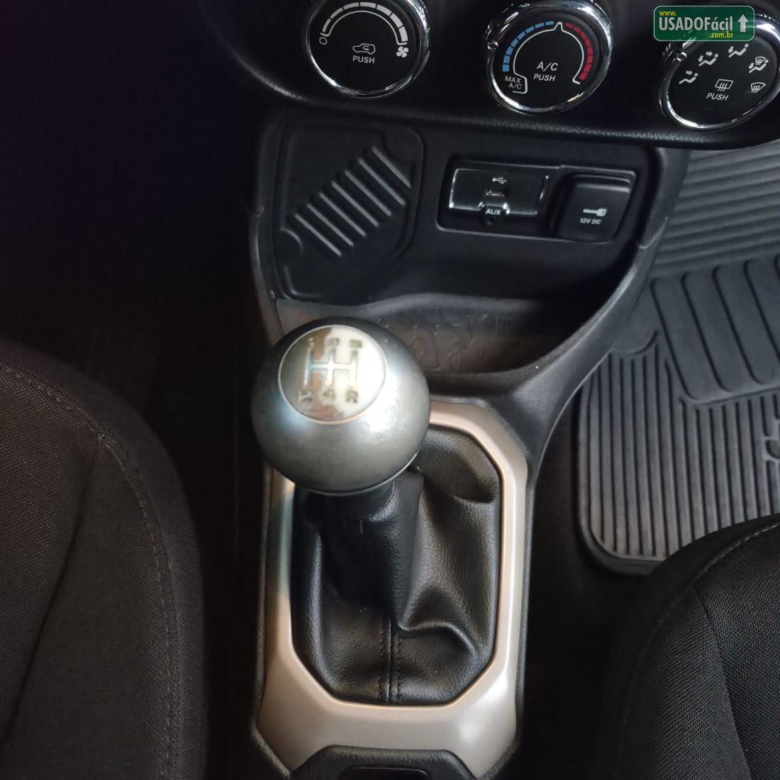 Jeep Renegade Sport 1.8 4x2 Mecânico Flex 2018/2018 — foto 12 de 16