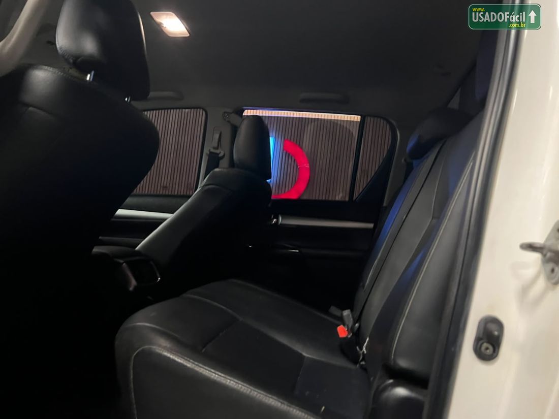 Toyota Hilux SRV CD 2.7 4X2 Automático Flex 2017/2017 — foto 8 de 13