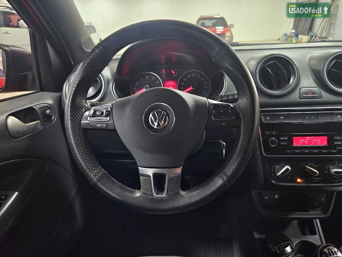 Volkswagen Gol Track 1.0 Mi 4P Total Flex 2013/2014 — foto 12 de 17