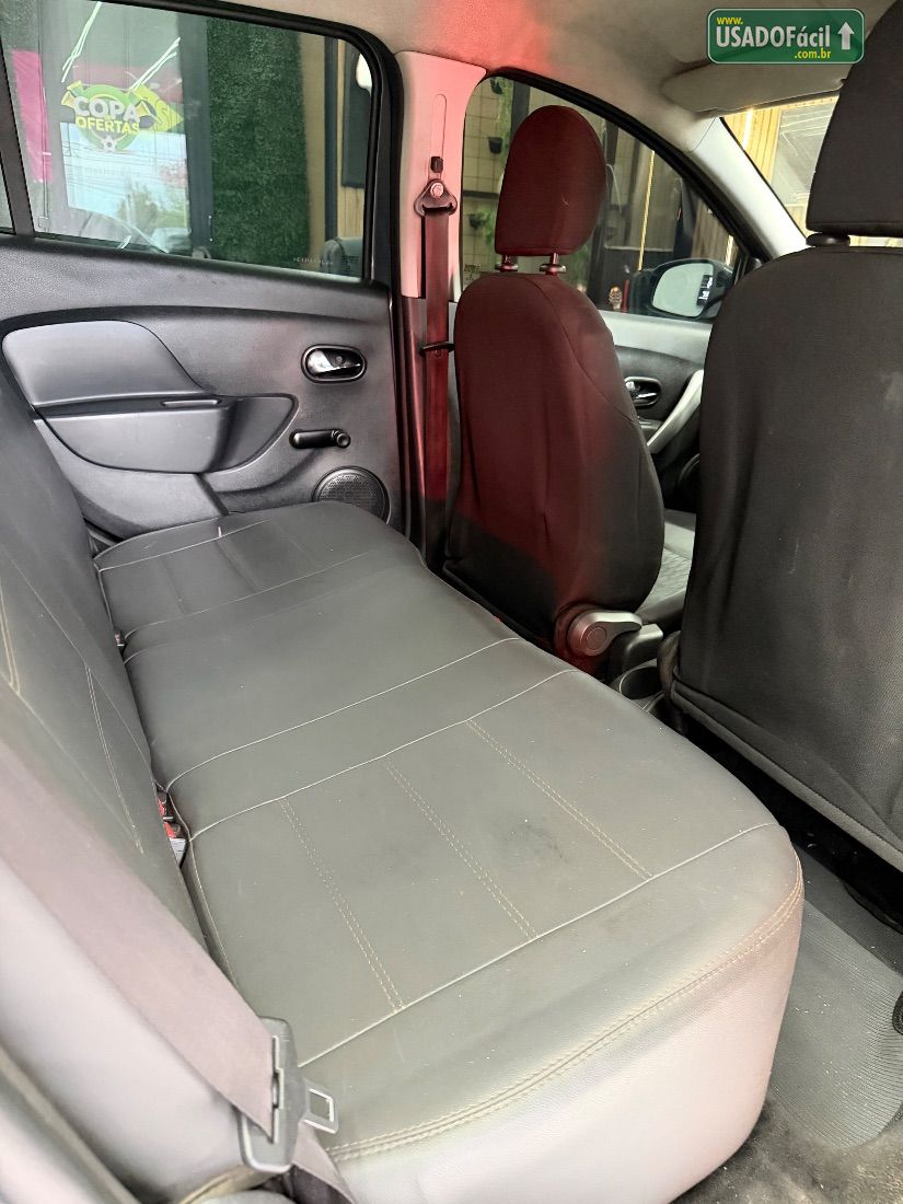 Renault Sandero Expression 1.6 Flex 5P 2016/2017 — foto 8 de 11