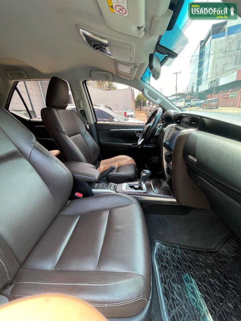 TOYOTA Hilux SRX CD 2.8 4x4 TDI Automático Diesel 2019/2020 — foto 8 de 11