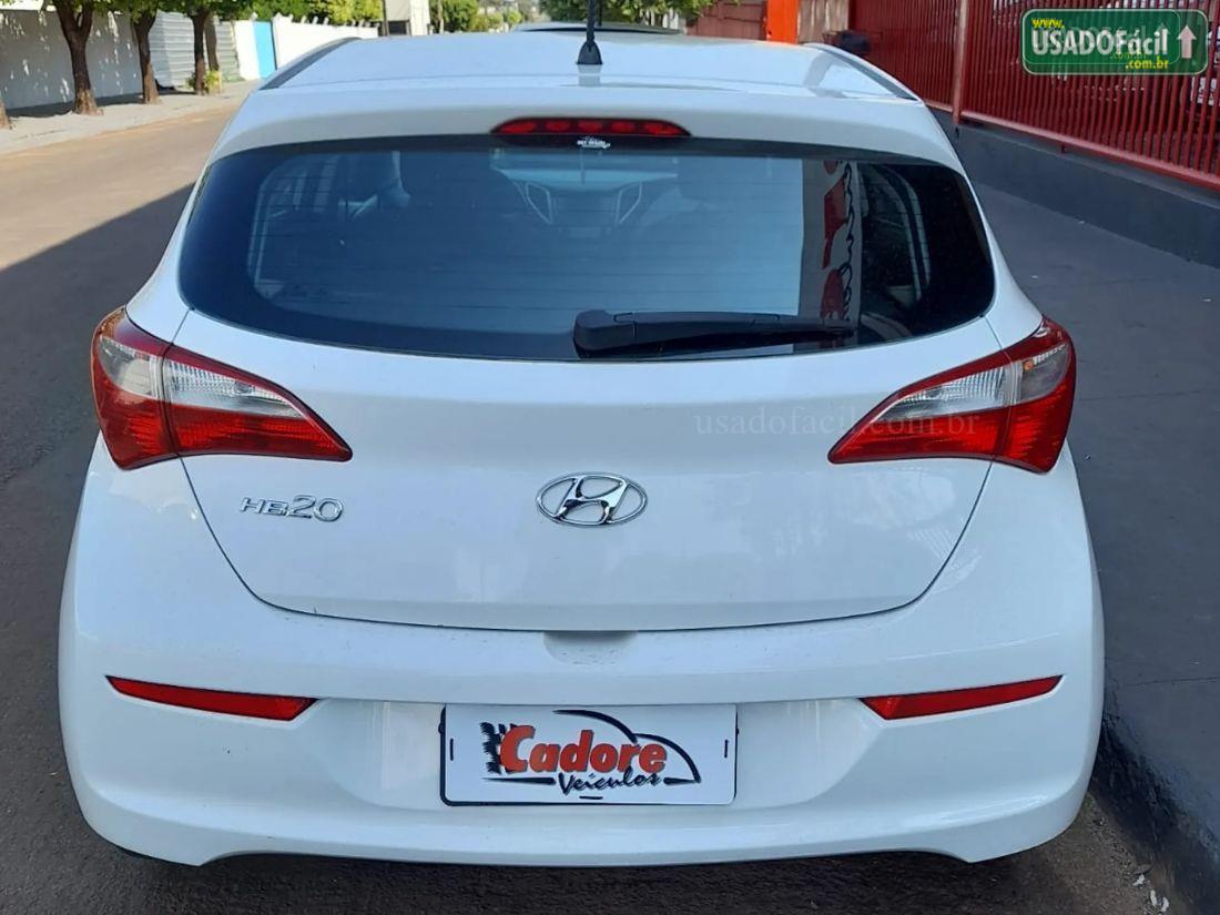 HYUNDAI HB20 Hatch Comfort Plus 1.6 Mecânico Flex 2016/2017 — foto 5 de 10