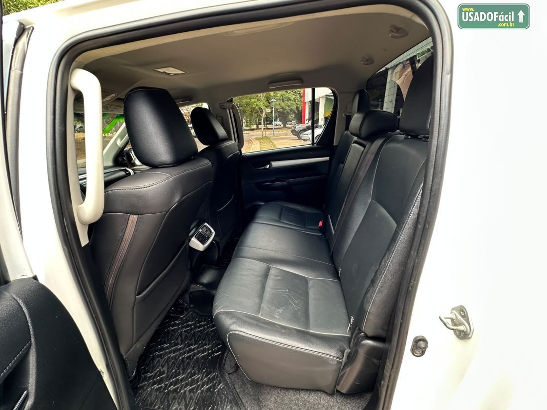 Toyota Hilux SRV CD 2.8 4x4 TDI Automático Diesel 2016/2017 — foto 11 de 17