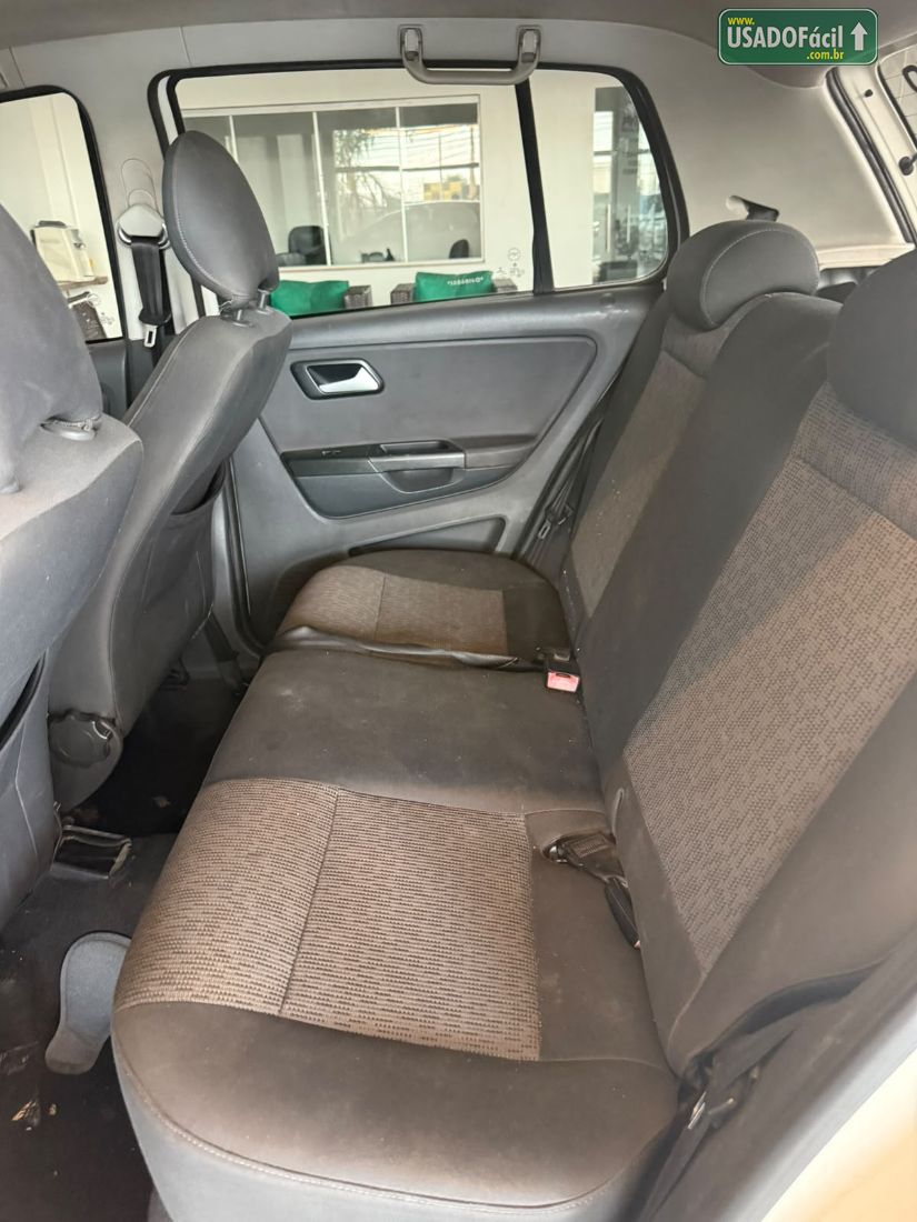 Volkswagen Fox 1.0 Mi 4P Total Flex 2013/2013 — foto 3 de 5