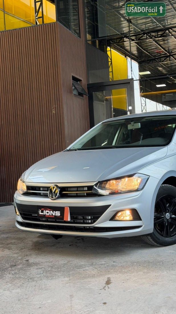 VOLKSWAGEN Polo Comfortline 1.0 200 TSI Automático Flex 2017/2018 — foto 2 de 13