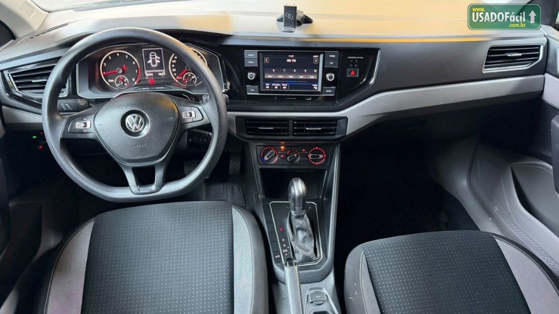 VOLKSWAGEN Polo Comfortline 1.0 200 TSI Automático Flex 2017/2018 — foto 8 de 13