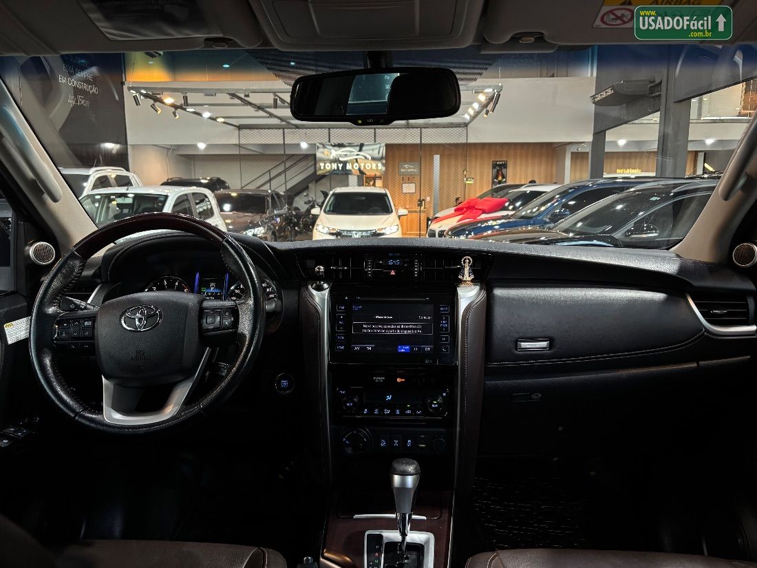 Toyota Hilux SW4 SRX 2.8 4x4 TDI Automático Diesel 2016/2016 — foto 8 de 13