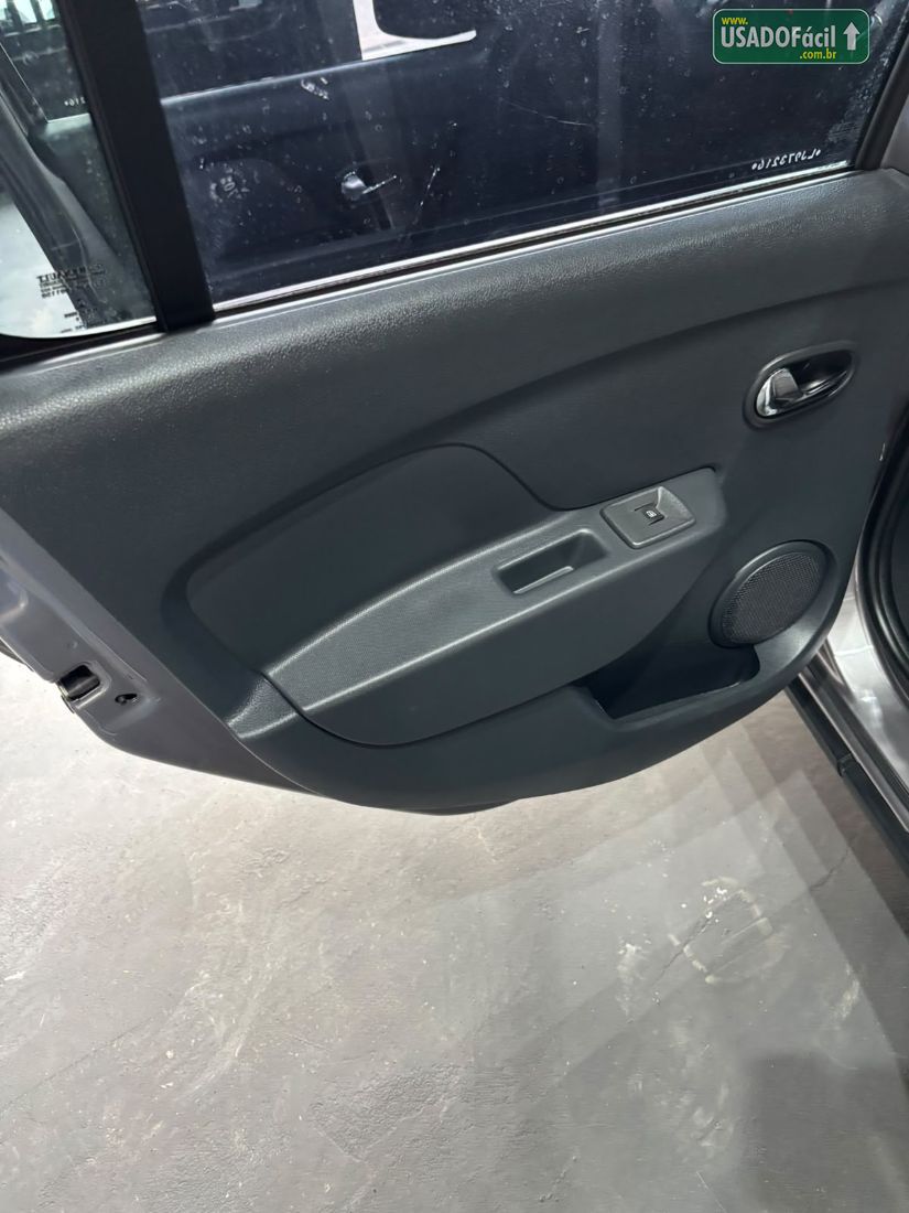 Renault Sandero Intense 1.6 Automático Flex 5P 2019/2020 — foto 12 de 13