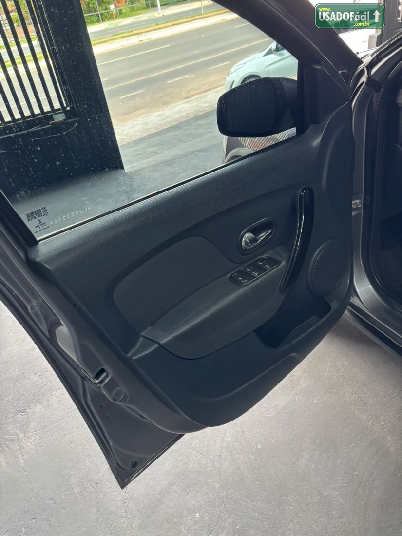Renault Sandero Intense 1.6 Automático Flex 5P 2019/2020 — foto 7 de 13