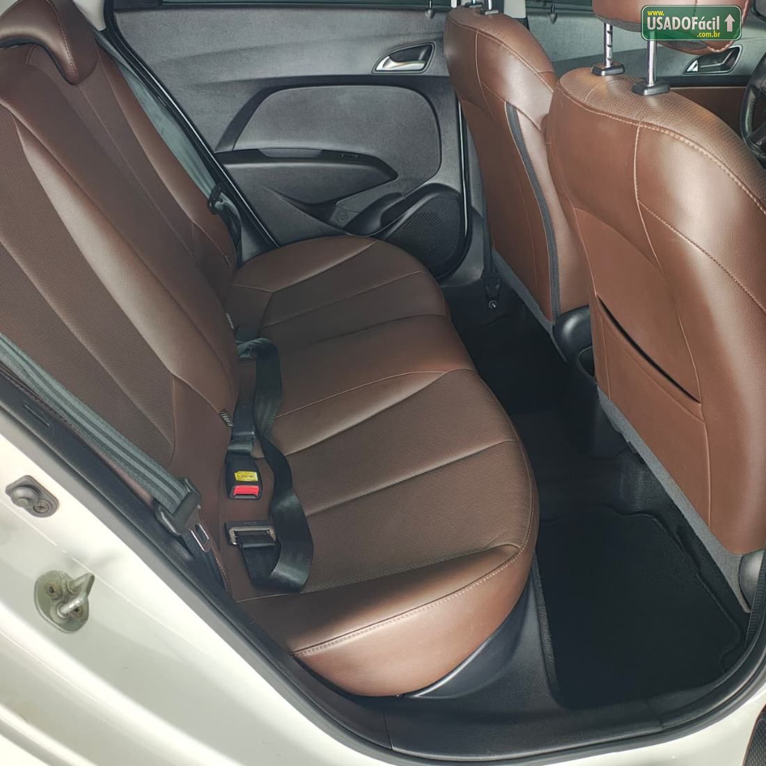 Hyundai HB20 Hatch Premium 1.6 Automático Flex 2017/2018 — foto 11 de 12