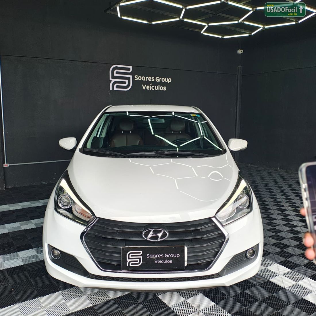 Hyundai HB20 Hatch Premium 1.6 Automático Flex 2017/2018 — foto 2 de 12