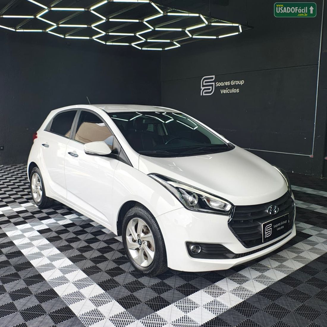 Hyundai HB20 Hatch Premium 1.6 Automático Flex 2017/2018 — foto 3 de 12