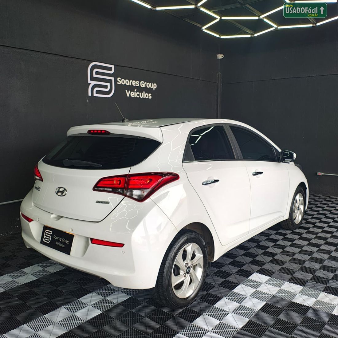 Hyundai HB20 Hatch Premium 1.6 Automático Flex 2017/2018 — foto 4 de 12