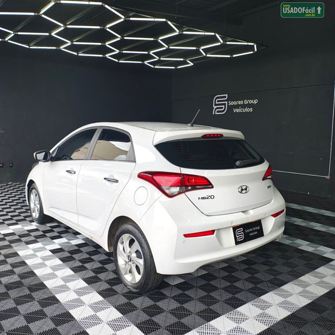 Hyundai HB20 Hatch Premium 1.6 Automático Flex 2017/2018 — foto 6 de 12