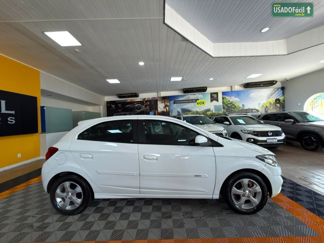 CHEVROLET/GM Onix Hatch LT 1.4 Automático Flex 2019/2019 — foto 8 de 13