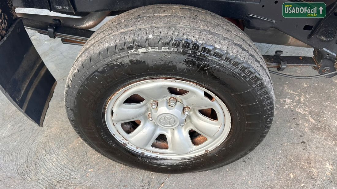 Toyota Hilux CS D4-D 2.5 4x4 Turbo Mecânico Diesel 2009/2010 — foto 12 de 13