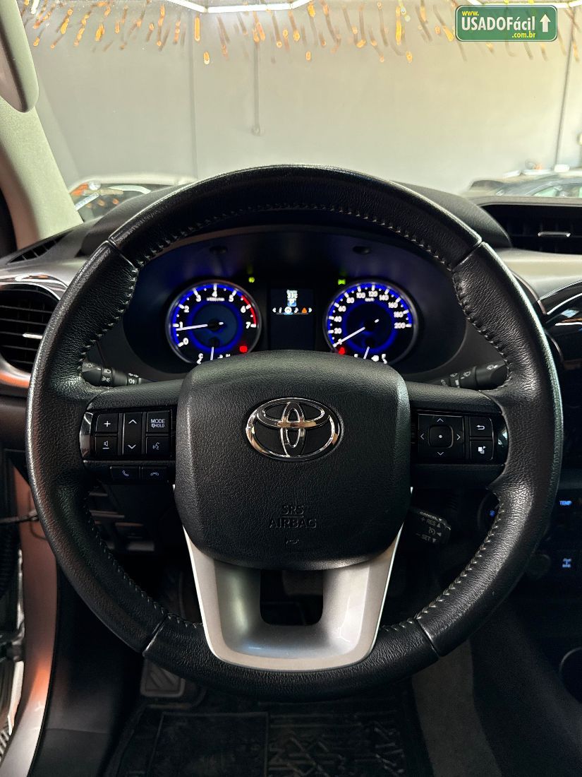 Toyota Hilux SRV CD 2.7 4x4 Automático Flex 2018/2019 — foto 11 de 14