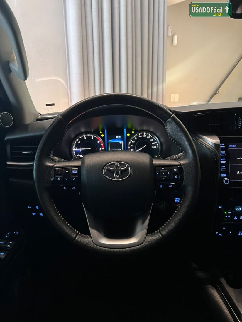 Toyota Hilux SW4 SRX 2.8 4x4 TDI Automático Diesel 2022/2022 — foto 8 de 14
