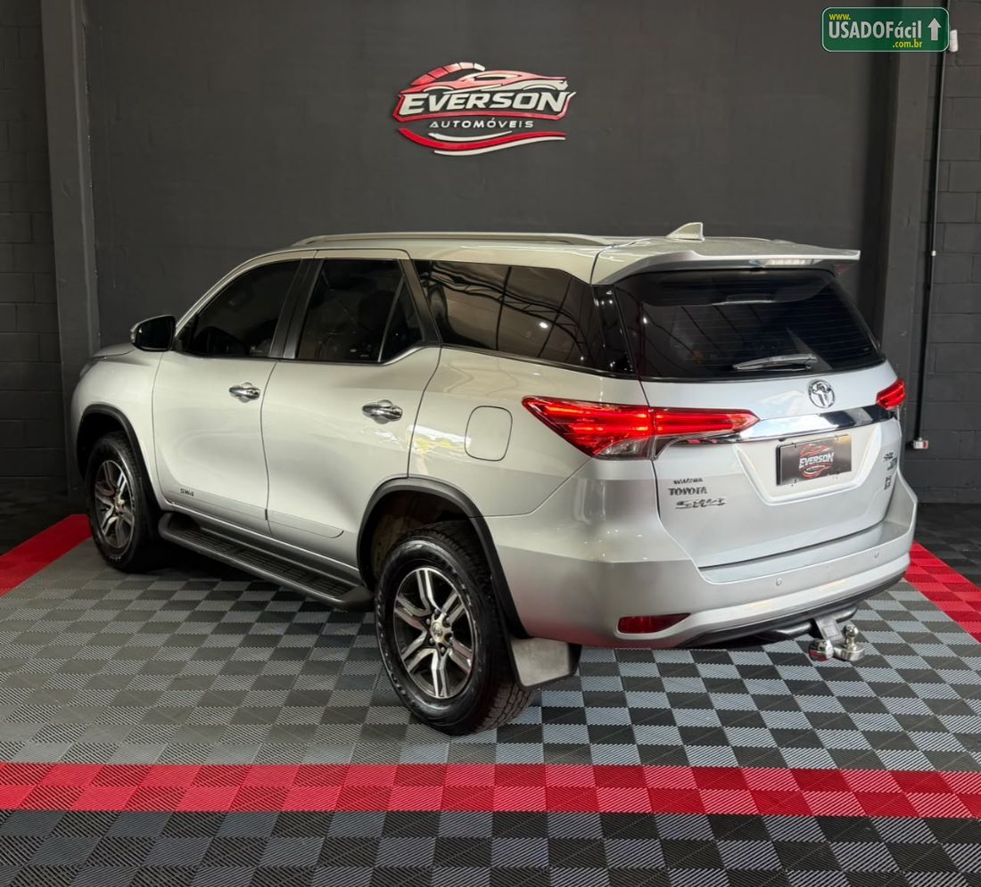 Toyota Hilux SW4 SRV 4x2 2.7 Automático Flex 2019/2020 — foto 4 de 17