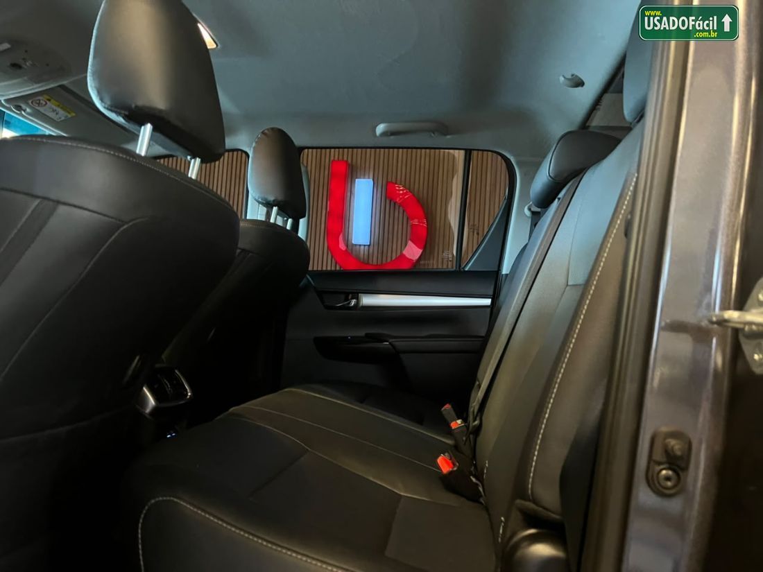 Toyota Hilux SRX CD 2.8 4x4 TDI Automático Diesel 2025/2025 — foto 10 de 13