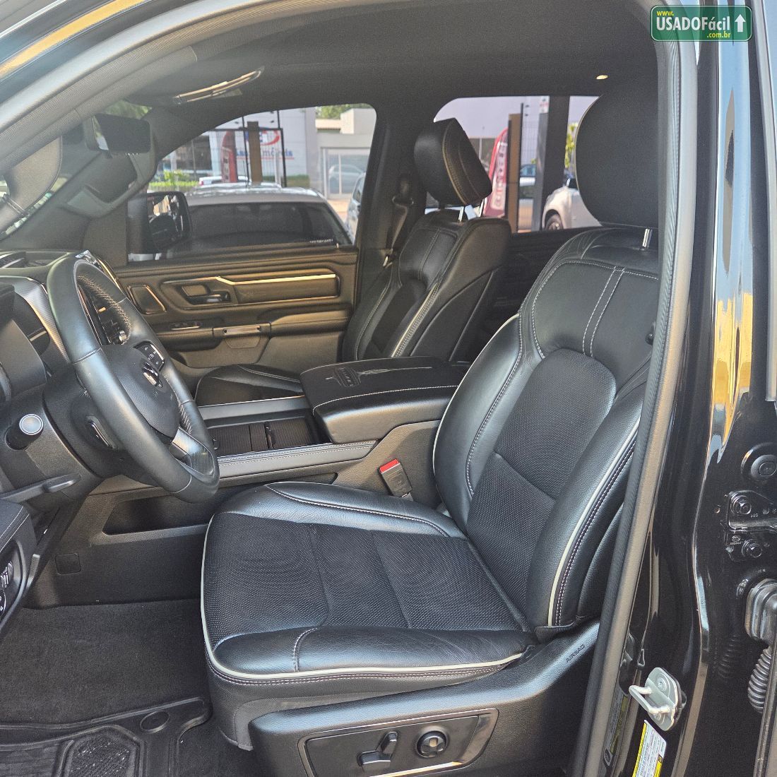 RAM Ram 1500 Limited Night Edition 5.7 4x4 Automático 2023/2024 — foto 12 de 16