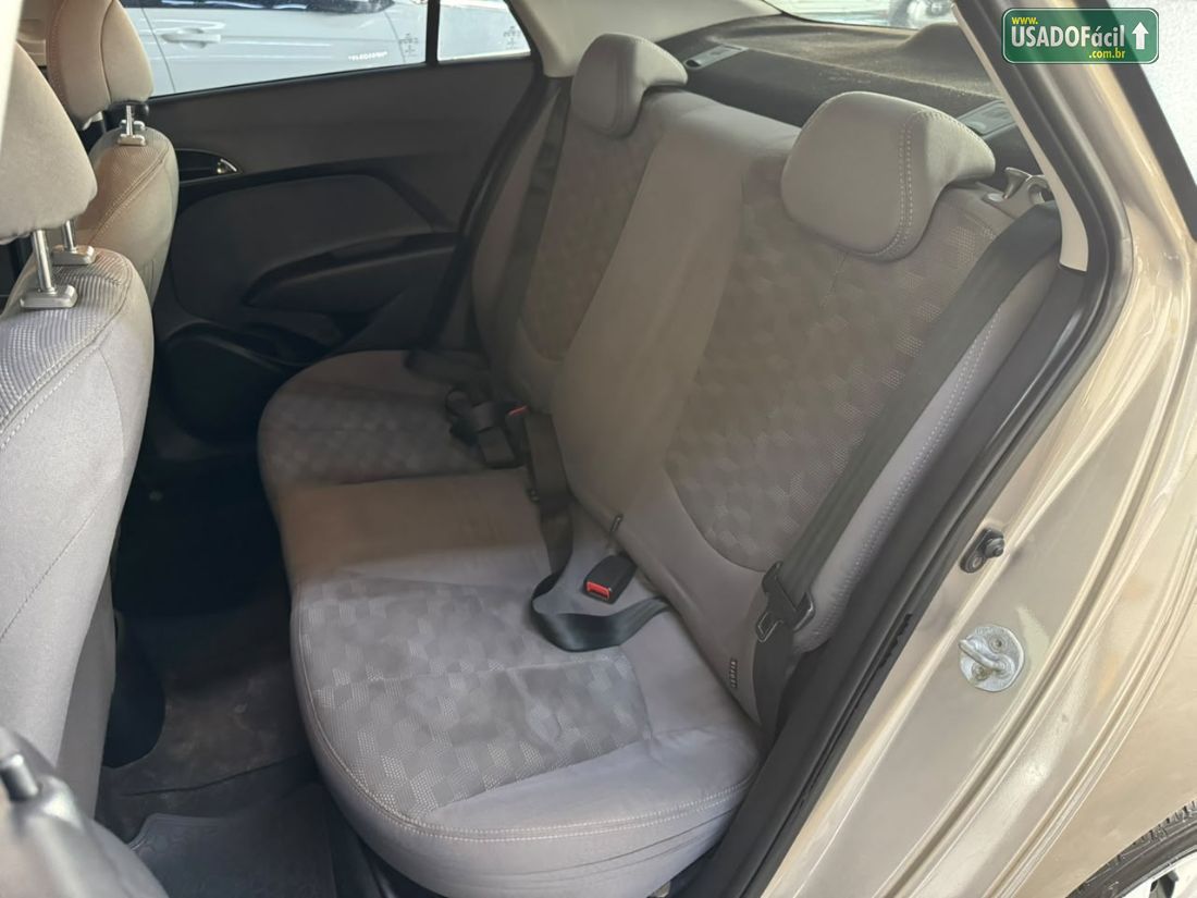 Hyundai HB20S Sedan Comfort Style 1.6 Mecânico Flex 2016/2017 — foto 6 de 10