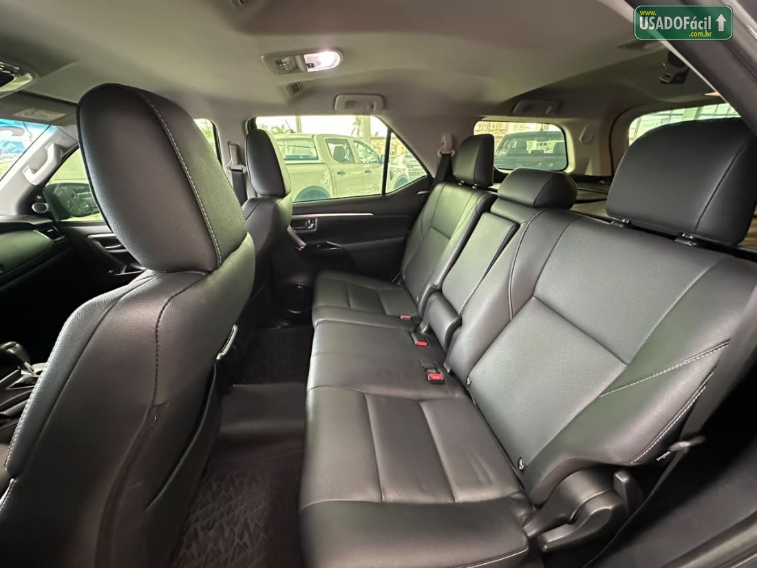 Toyota Hilux SW4 SRX 2.8 4x4 TDI Automático Diesel 2023/2024 — foto 18 de 24