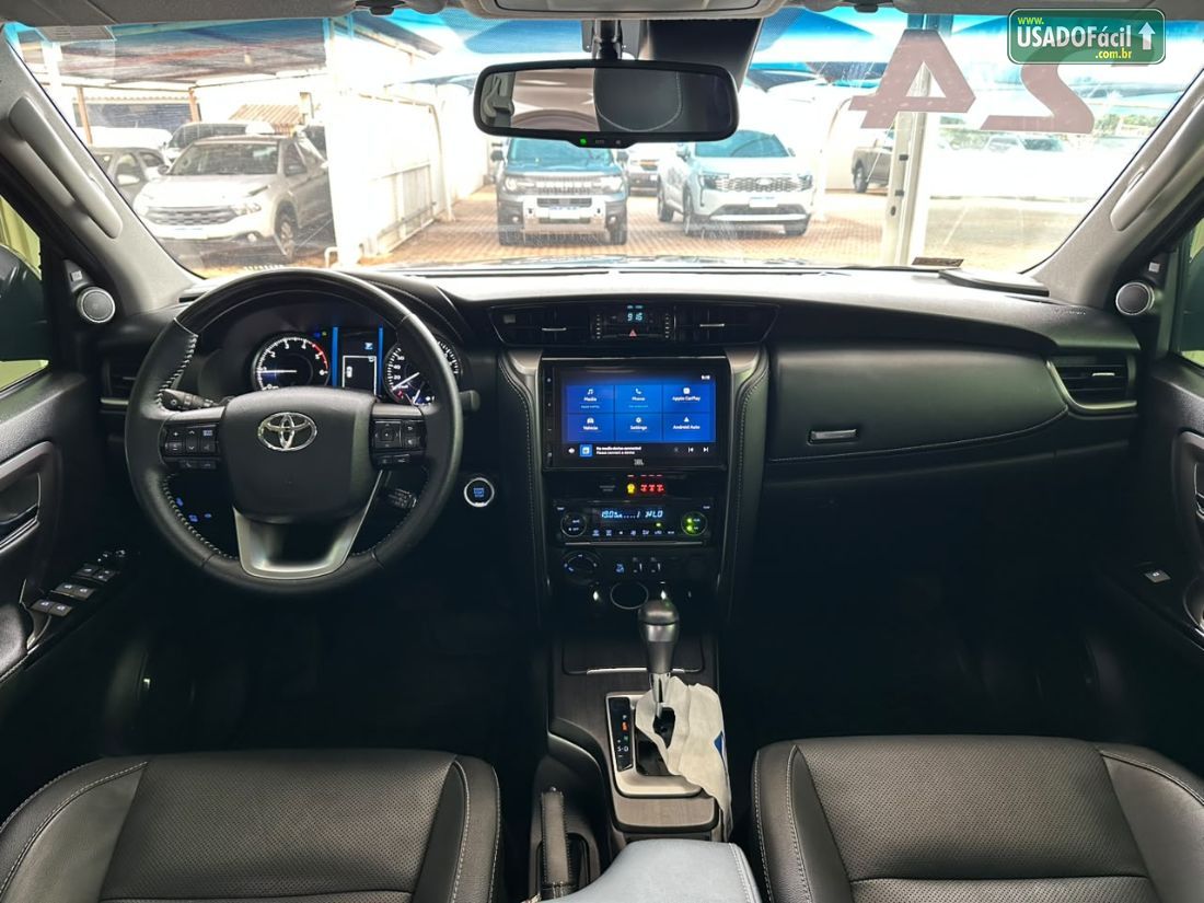 Toyota Hilux SW4 SRX 2.8 4x4 TDI Automático Diesel 2023/2024 — foto 20 de 24