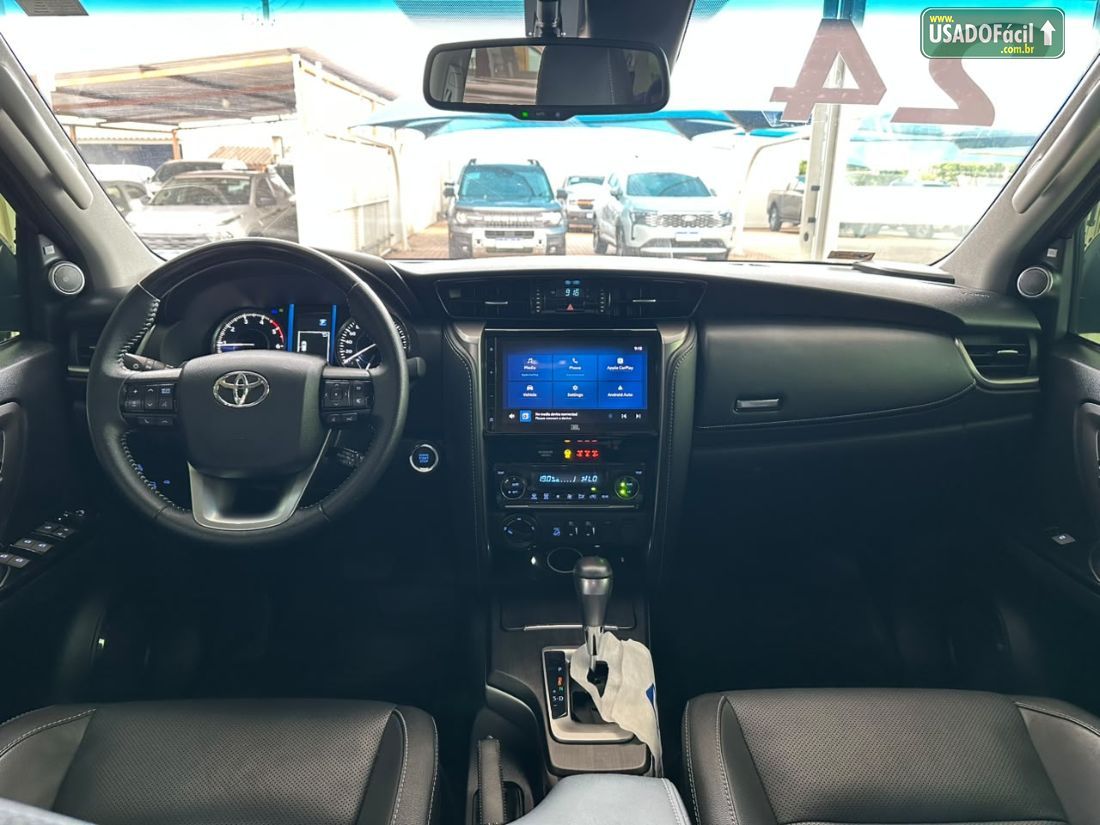 Toyota Hilux SW4 SRX 2.8 4x4 TDI Automático Diesel 2023/2024 — foto 21 de 24