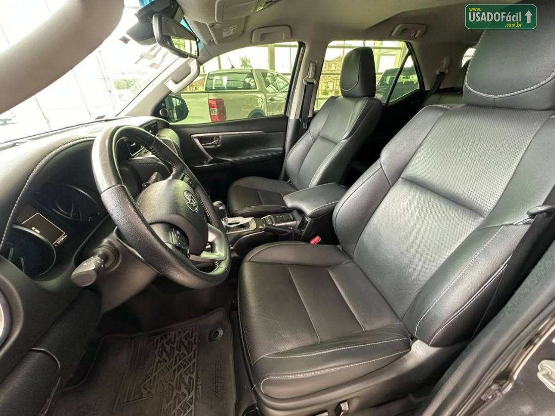 Toyota Hilux SW4 SRX 2.8 4x4 TDI Automático Diesel 2023/2024 — foto 7 de 24