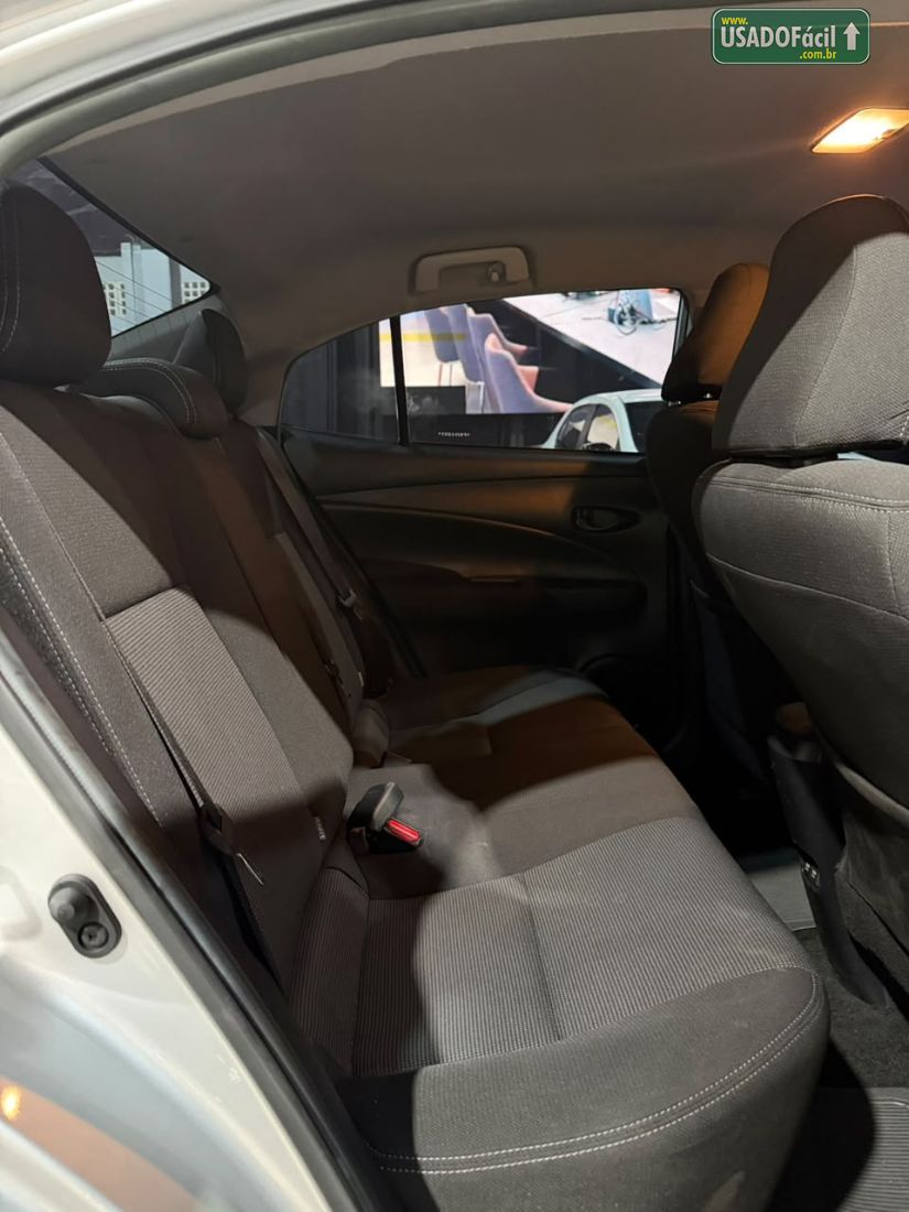 Toyota Yaris Sedan XL 1.5 Automático Flex 2022/2023 — foto 10 de 14