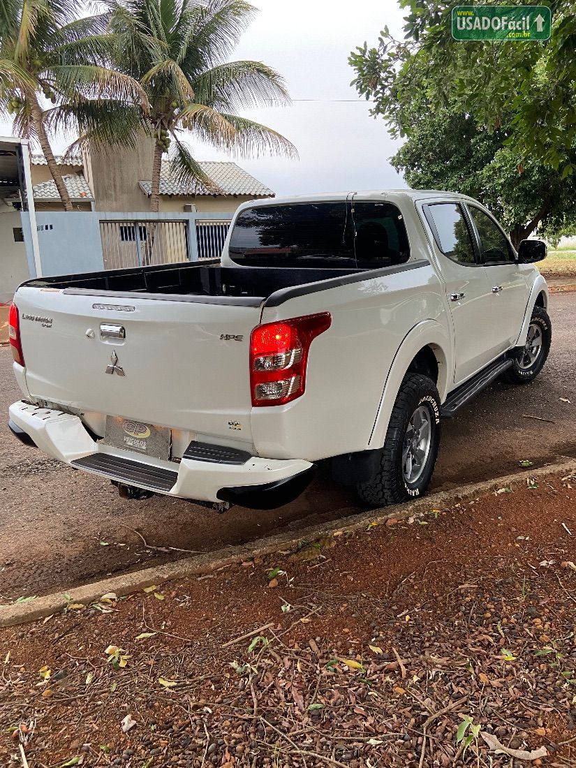 Mitsubishi L200 Triton Sport HPE CD 2.4 4x4 Automático Diesel 2018/2019 — foto 4 de 14