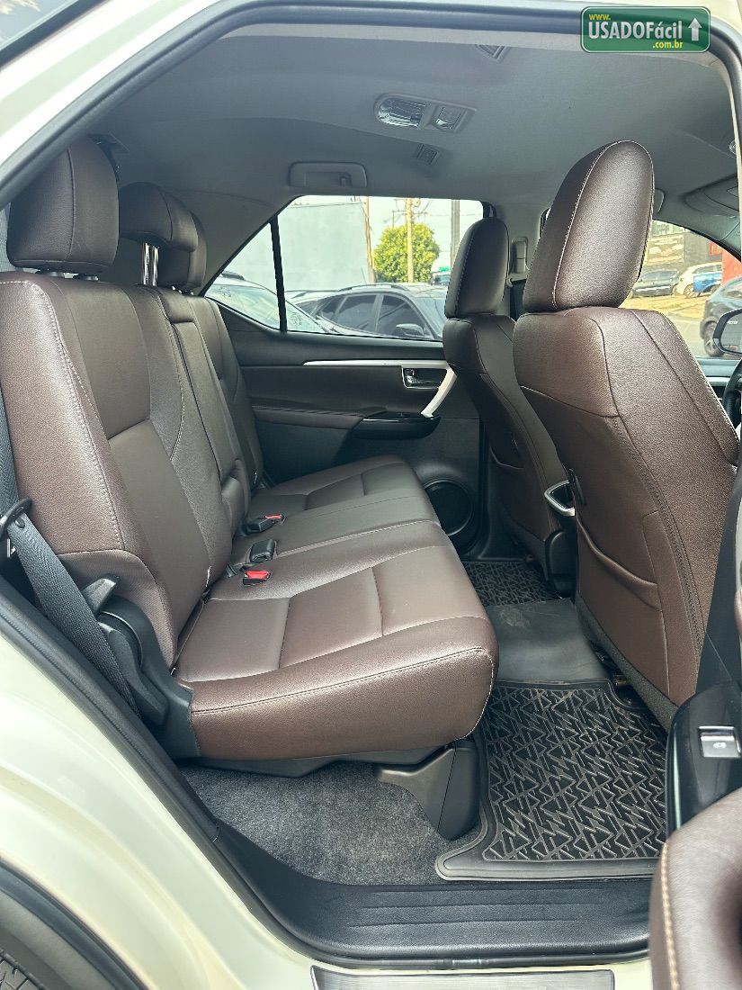 Toyota Hilux SW4 SRX 2.8 4x4 TDI Automático Diesel 2020/2020 — foto 11 de 14