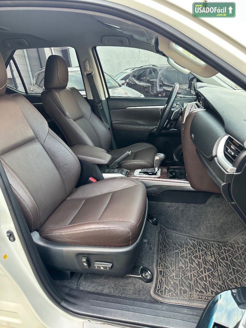 Toyota Hilux SW4 SRX 2.8 4x4 TDI Automático Diesel 2020/2020 — foto 12 de 14