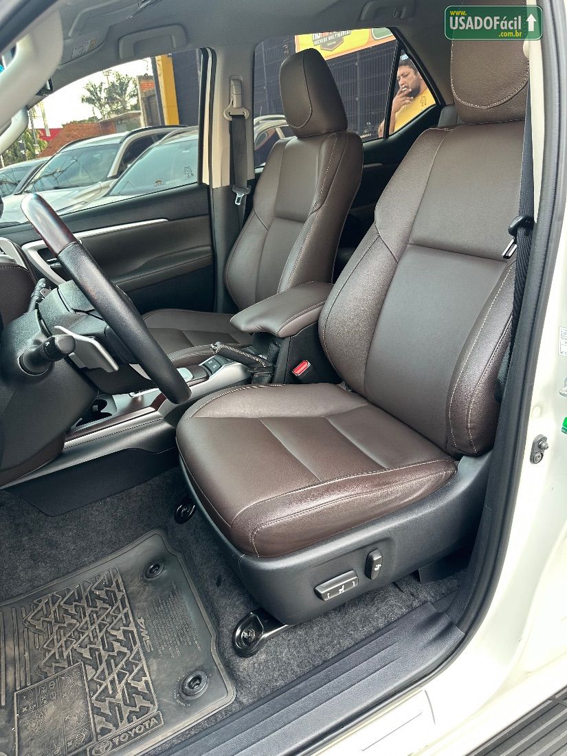 Toyota Hilux SW4 SRX 2.8 4x4 TDI Automático Diesel 2020/2020 — foto 13 de 14