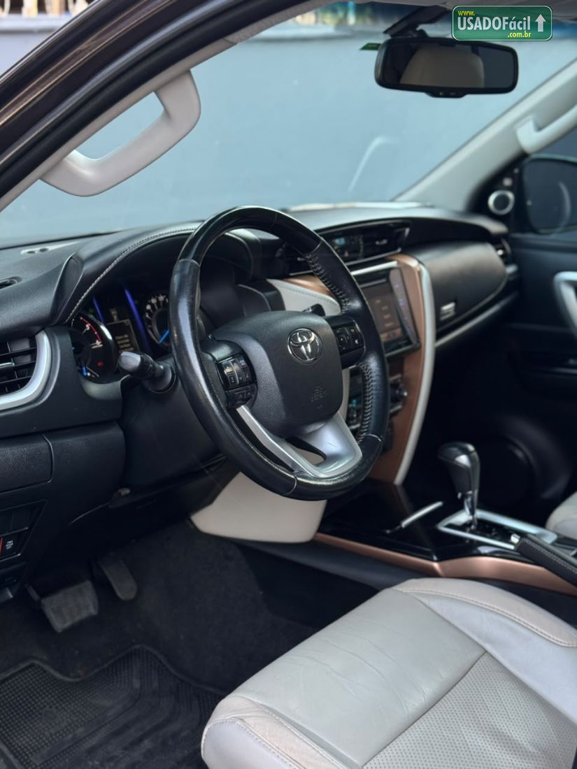 Toyota Hilux SW4 SRX Diamond 2.8 4x4 turbo Automático Diesel 2019/2019 — foto 14 de 22