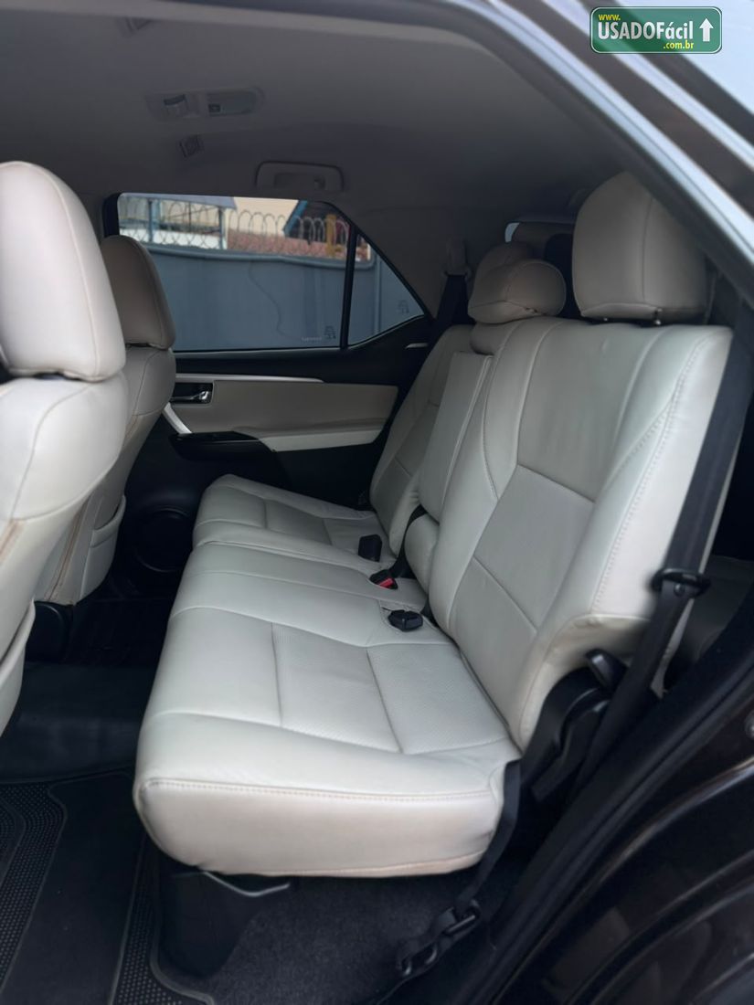 Toyota Hilux SW4 SRX Diamond 2.8 4x4 turbo Automático Diesel 2019/2019 — foto 18 de 22