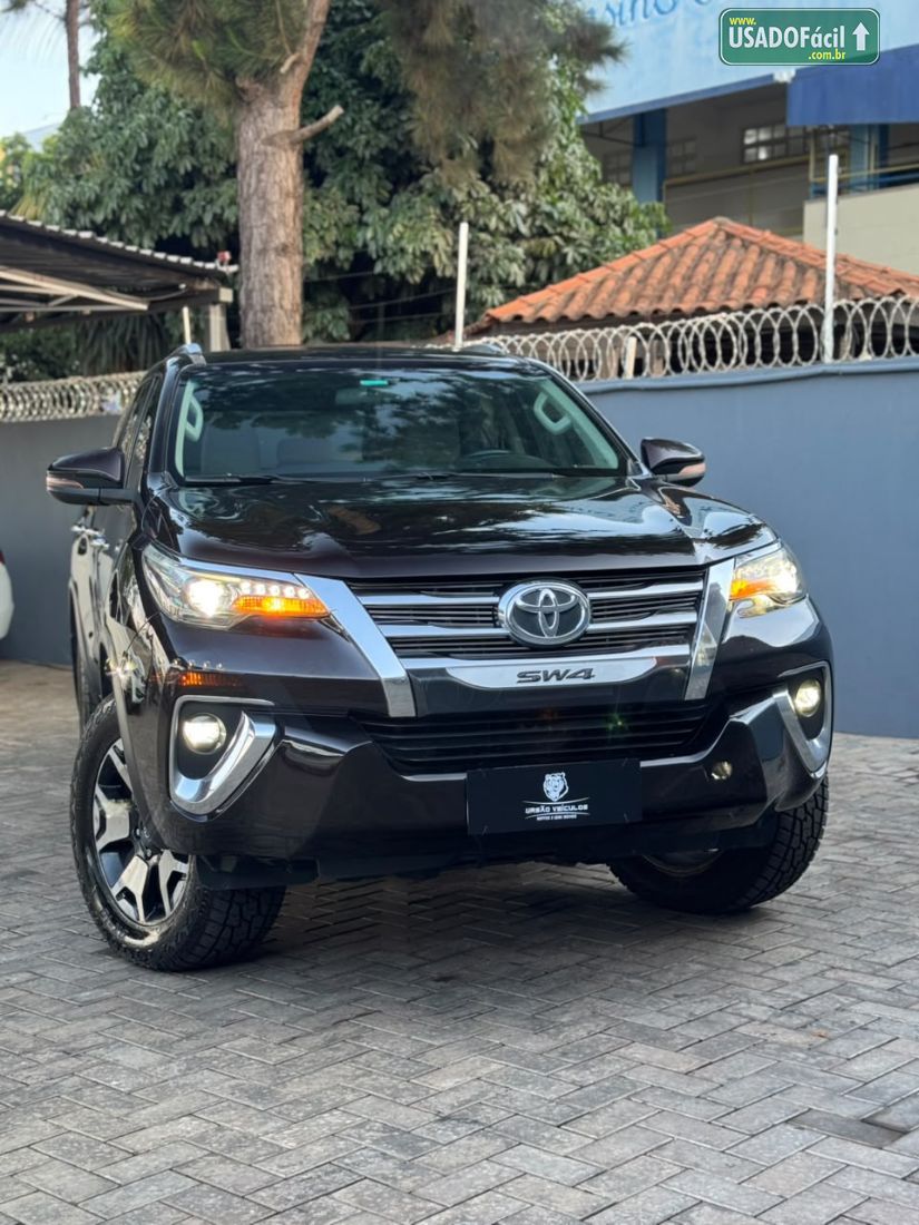Toyota Hilux SW4 SRX Diamond 2.8 4x4 turbo Automático Diesel 2019/2019 — foto 2 de 22