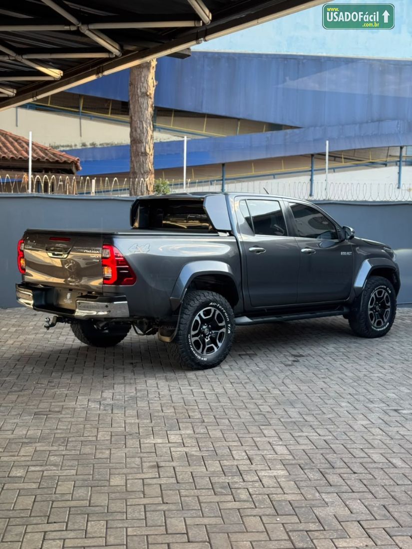 Toyota Hilux SRX CD 2.8 4x4 TDI Automático Diesel 2023/2023 — foto 10 de 21