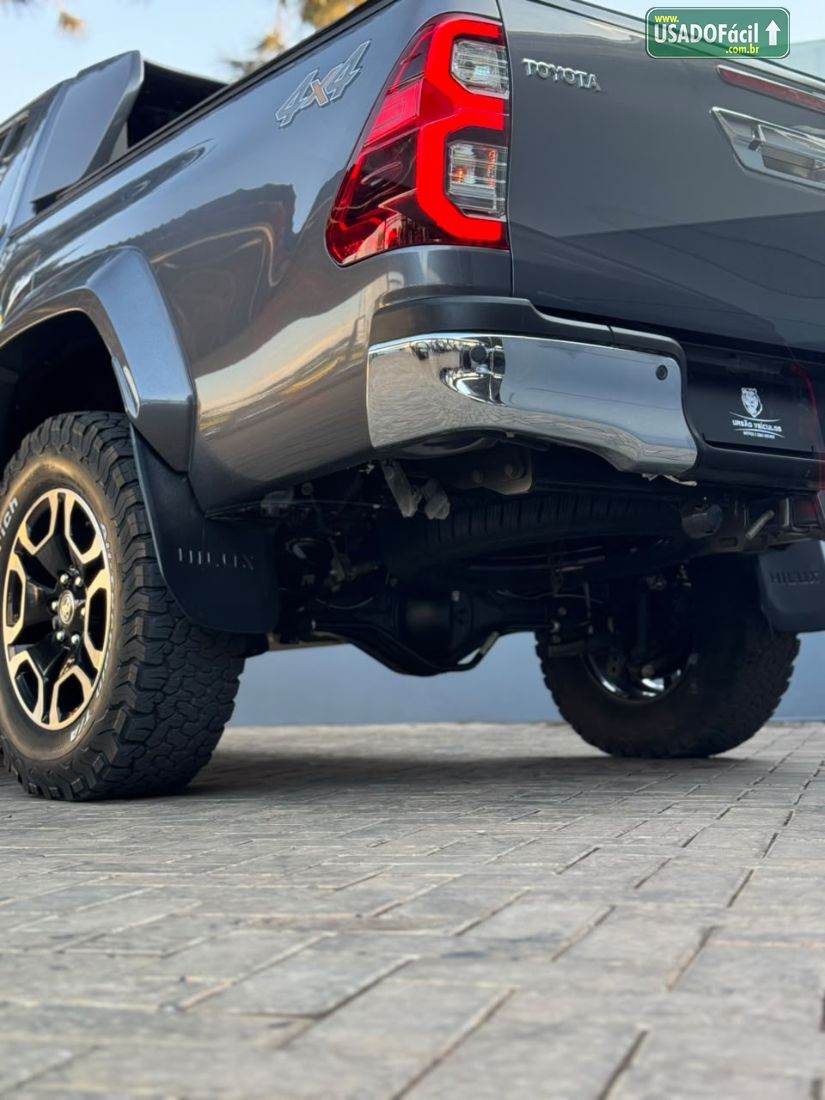 Toyota Hilux SRX CD 2.8 4x4 TDI Automático Diesel 2023/2023 — foto 11 de 21